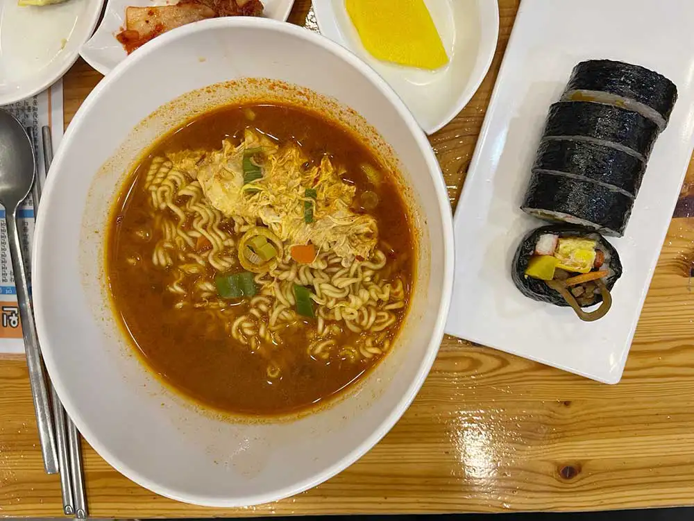 COEX 쌍둥이 분식 라면과 김밥