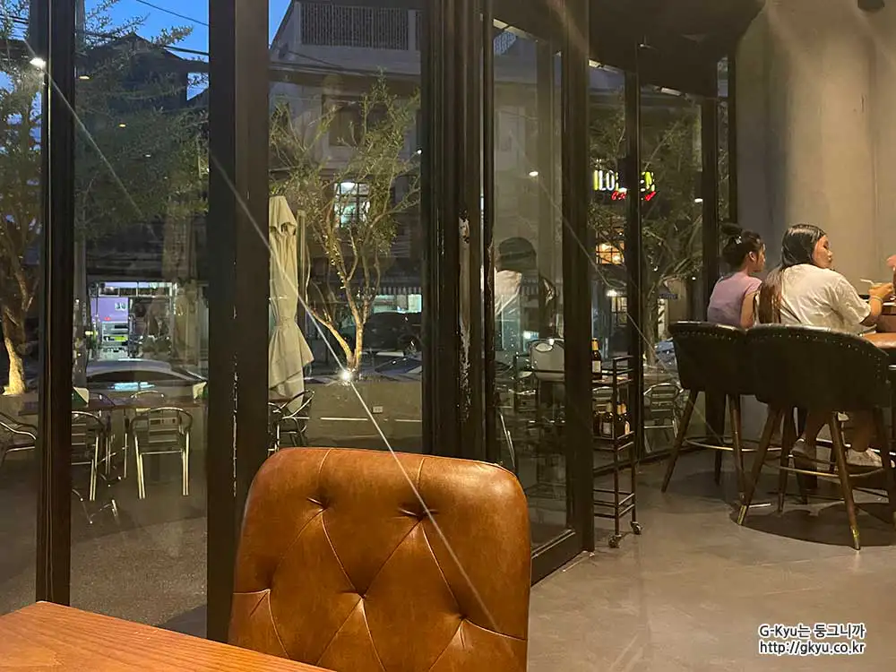 라오스 비엔티안 The Galleria Coffe & Bar 내부