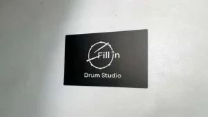 필인 드럼 스튜디오 간판