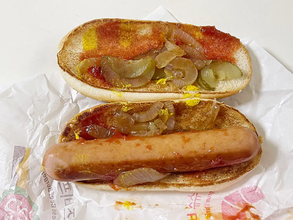 맥도날드 클래색 핫도그 (Classic Hot Dog) 내부