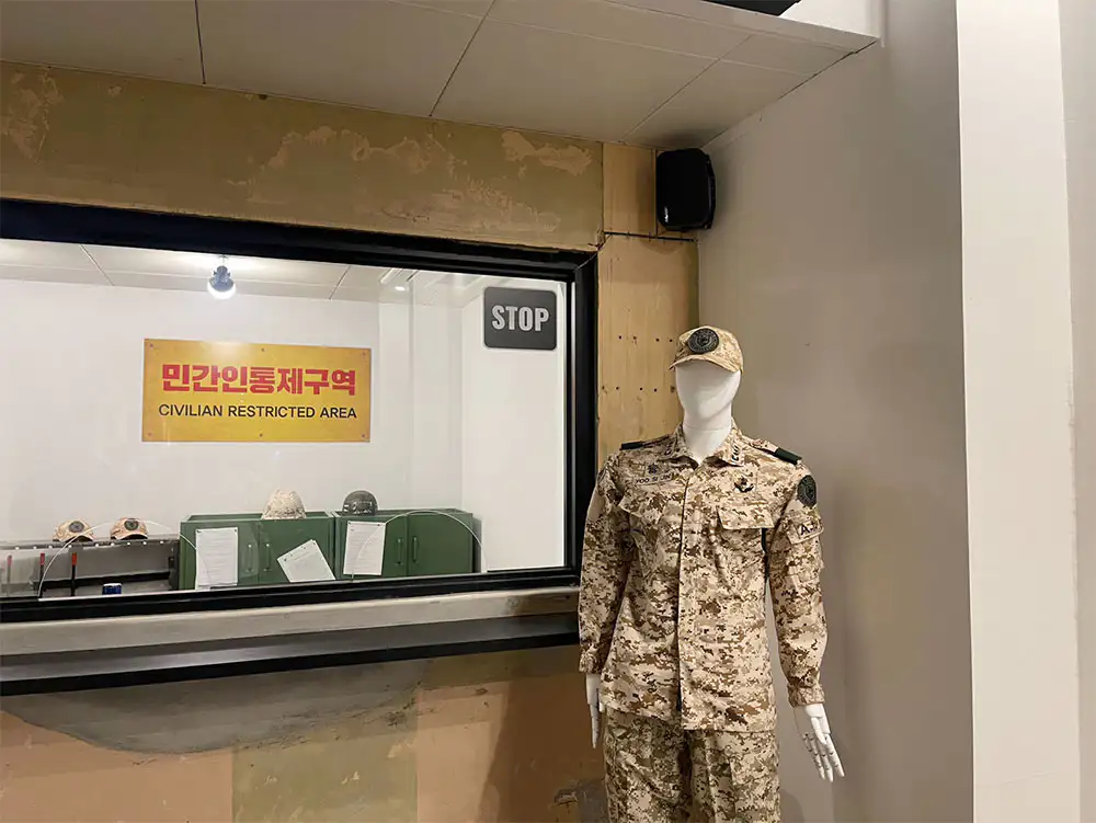 캠프 그리브스 출입증 발급소 재연