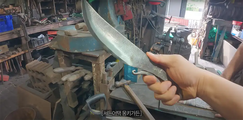 빠니보틀 영국 런던 서레이 닥스 팜 칼