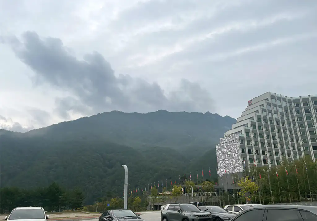 파크로쉬 리조트 앤 웰니스와 산