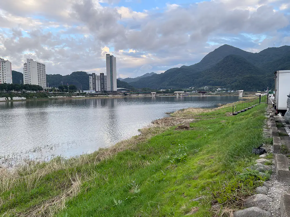 정선 아리랑 공원 주차장 조양강 뷰