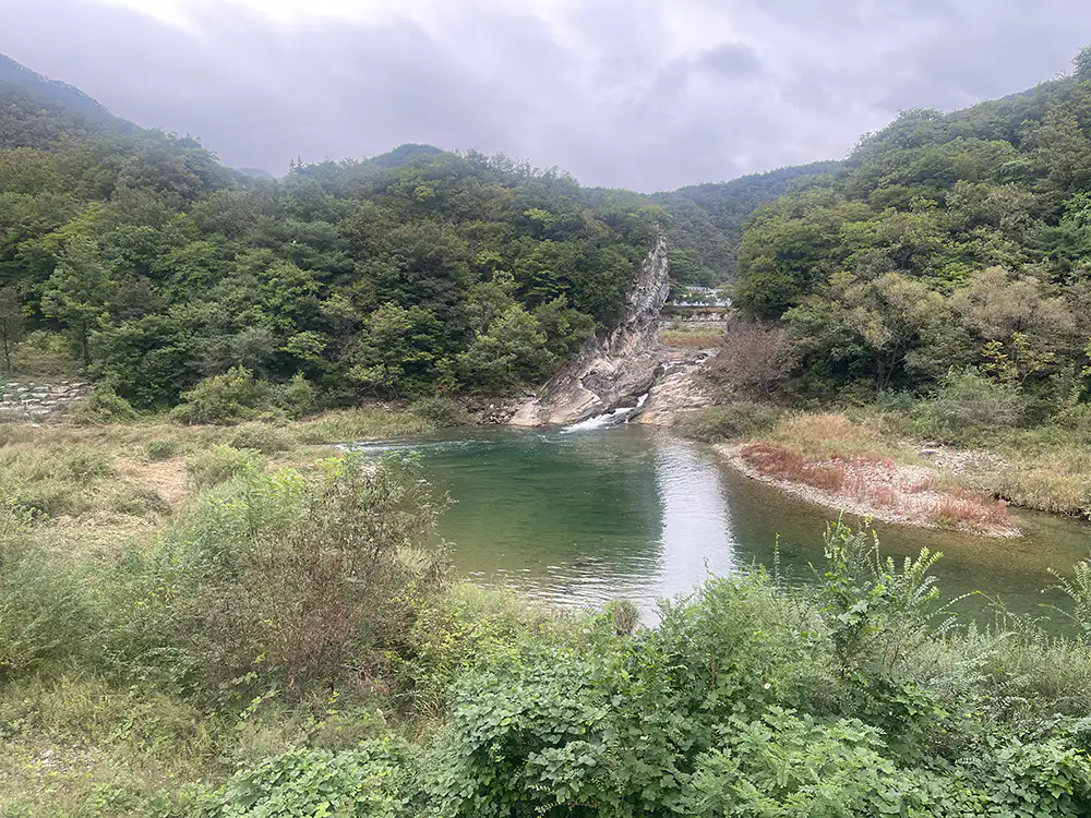 동강 드라이브 미리내 폭포 전경