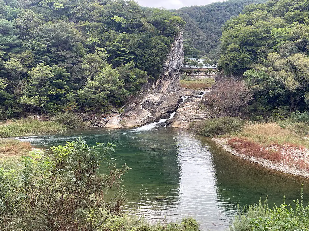 동강 드라이브 미리내 폭포 가까이 본 모습