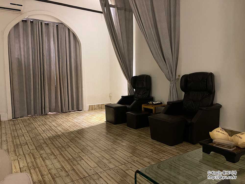 Laos massage shop lavana inside