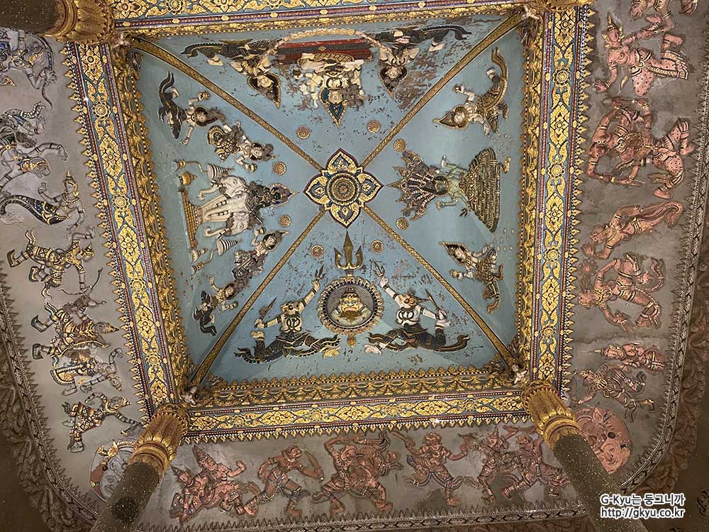 Gods of the Patuxai Ceiling